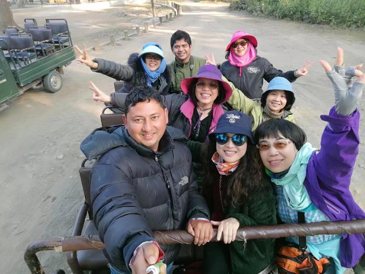 Hotel Chitwan Park Village 索拉哈 外观 照片