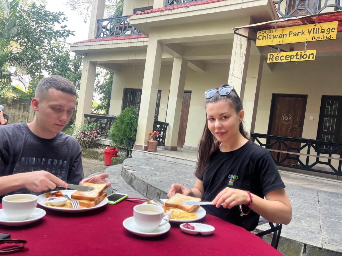 Hotel Chitwan Park Village 索拉哈 外观 照片