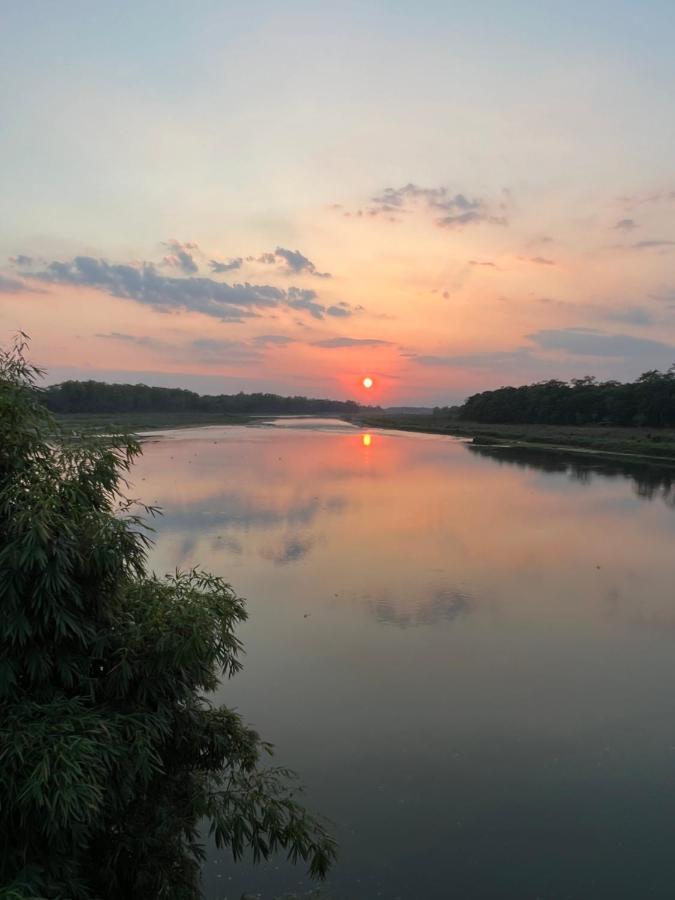 Hotel Chitwan Park Village 索拉哈 外观 照片