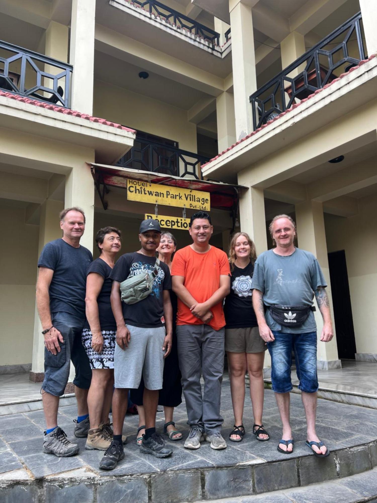 Hotel Chitwan Park Village 索拉哈 外观 照片