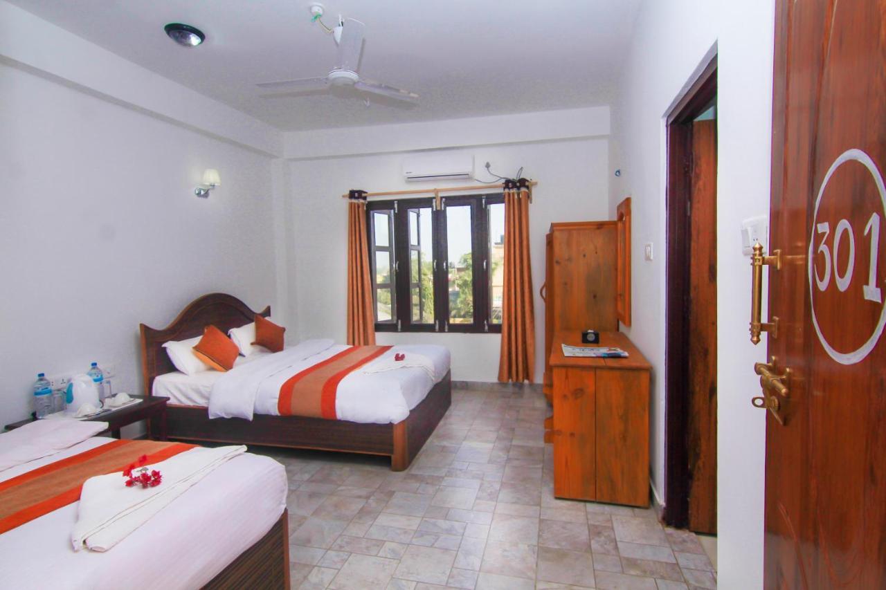 Hotel Chitwan Park Village 索拉哈 外观 照片