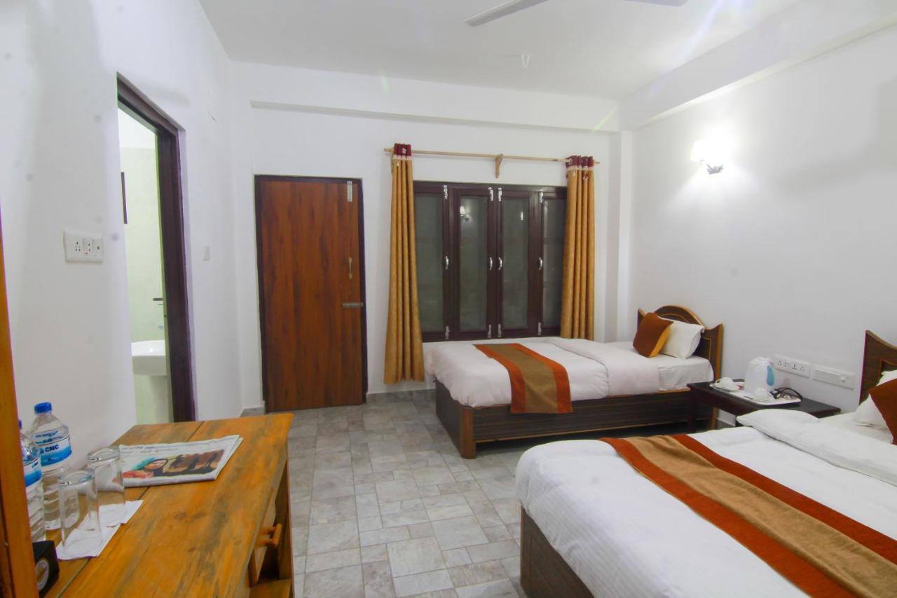 Hotel Chitwan Park Village 索拉哈 外观 照片