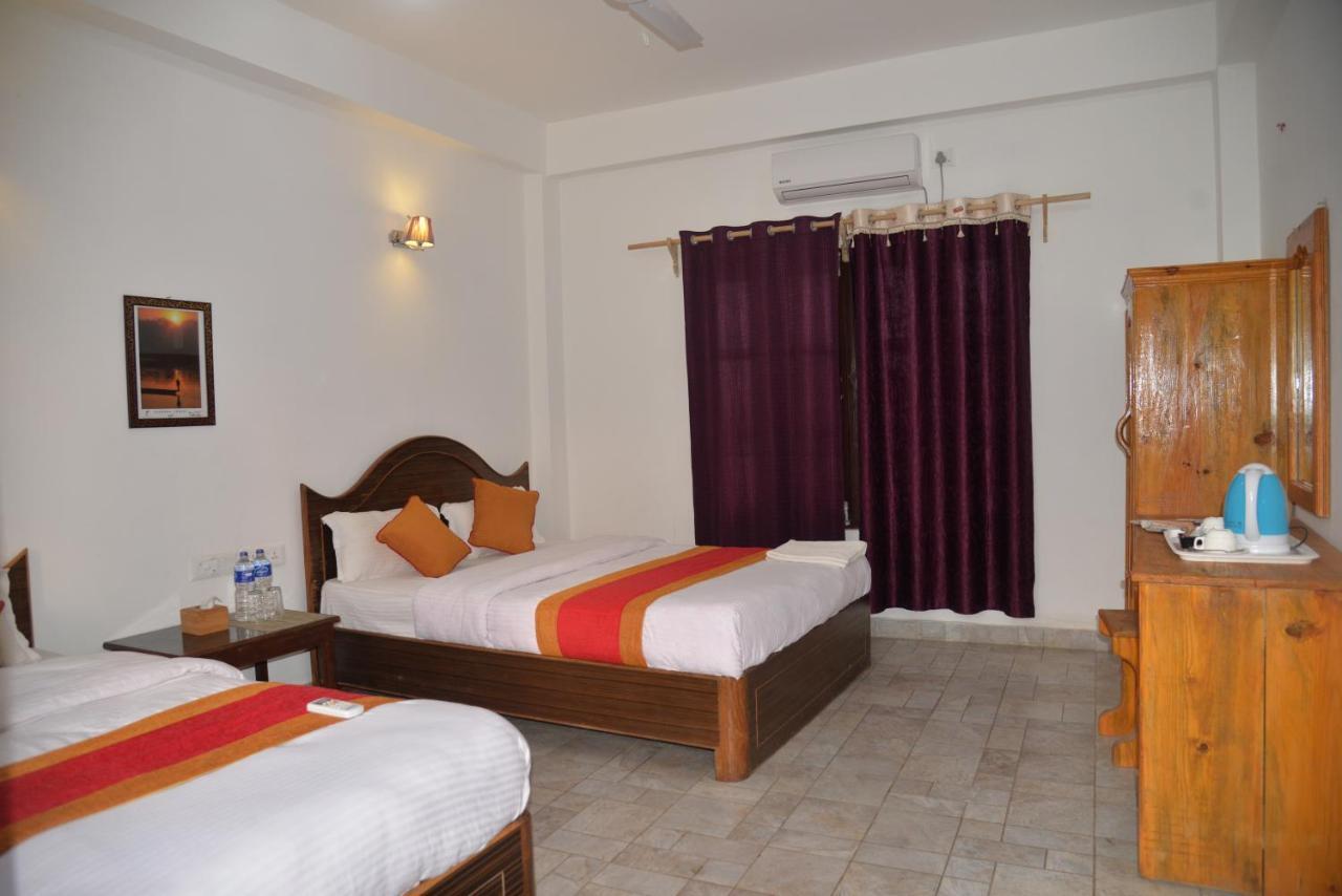 Hotel Chitwan Park Village 索拉哈 外观 照片